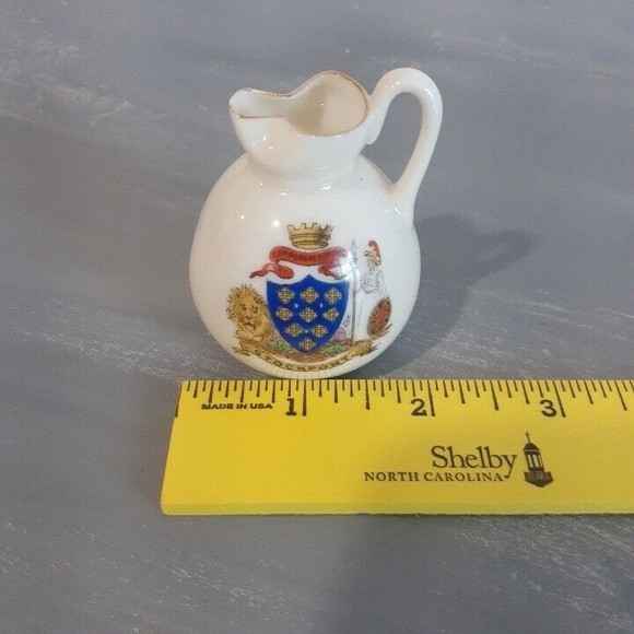 Stoke On Trent Heraldic China Mini Roman Handle Urn Crest of Stockport - Picture 4 of 5